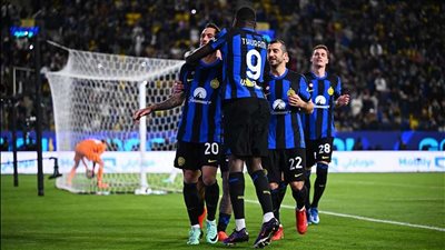 إنتر ميلان يستعيد صدارة الدوري الإيطالي بفوز صعب على فيورنتينا