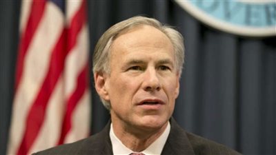 حاكم تكساس يتحدى بايدن: لن نسمح بدخول اللاجئين عبر الولاية