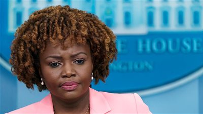 صحيفة: كارين جان بيير هي أكبر مشكلة لجو بايدن