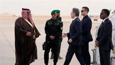 لحشد الدعم للسلام في غزة.. بلينكن يصل السعودية