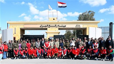 أعضاء التمثيل العسكرى العربى والأجنبى بالقاهرة يزورون معبر رفح 