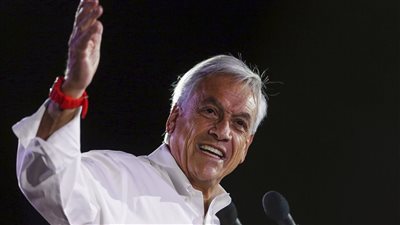 مصرع الرئيس التشيلي السابق إثر تحطم طائرة مروحية