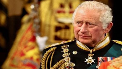 برحلات مشروطة.. كيف يحاول تشارلز تجاوز السرطان؟ (فيديوجراف)