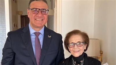 السفير المصري بالجزائر يلتقي مع المجاهدة الجزائرية جميلة بوحيرد