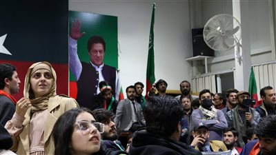 نواز شريف وعمران خان.. أزمة في انتخابات باكستان و
