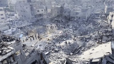  استشهاد 16 شهيدا في قصف إسرائيلي على منازل الفلسطينيين في المنطقة الوسطى من قطاع غزة