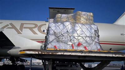 الإمارات ترسل طائرة مساعدات إغاثية وطبية للمتضررين في أوكرانيا