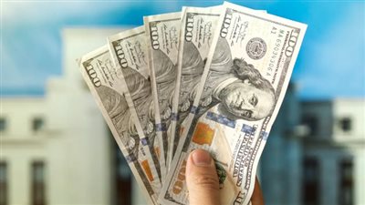 سعر الدولار مقابل الجنيه السوق السوداء.. ما قيمة دولار أمريكي داخل السوق الموازي ؟