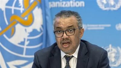 إصابة مدير منظمة الصحة العالمية بطنين الأذن بعد استهداف مطار صنعاء خلال تواجده فيه