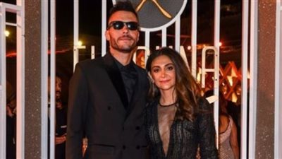  حالة كبيرة من الجدل أثارت ضجة بمواقع التواصل.. ما هي حقيقة طلاق أمير عيد وزوجته؟