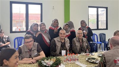 سفير مصر في إندونيسيا يشارك في متابعة إجراء الانتخابات الرئاسية والتشريعية والمحلية