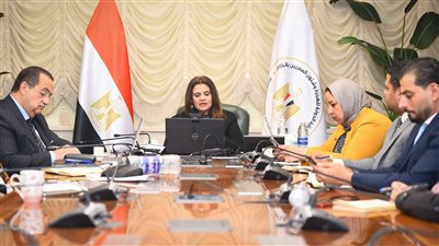 وزيرة الهجرة تعقد اجتماعا مع أعضاء ورموز الجاليات المصرية في رومانيا وبلغاريا