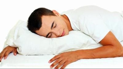 أضرار النوم على البطن.. 7 مخاطر والأخيرة تخص النساء فقط