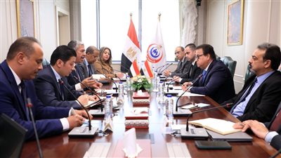 وزير الصحة يستقبل السفير اليمني بالقاهرة لبحث توسيع آفاق التعاون في القطاع الصحي بين البلدين