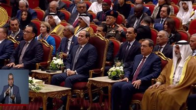  السيسي: إفريقيا بها قدرات لإعطاء الطاقة المتجددة بمقدار ألاف الميجاوات من الكهرباء (بث مباشر)