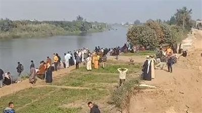 إنقاذ 4 أشخاص بحادث غرق معدية عمال بنهر النيل بمنشأة القناطر (صور)