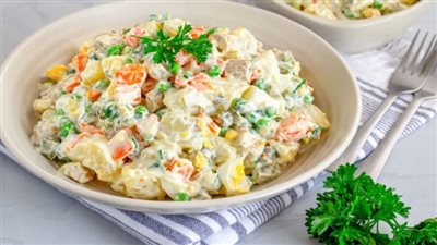 طريقة عمل سلطة البطاطس بالمايونيز مثل المطاعم.. 3 وصفات بالفيديو