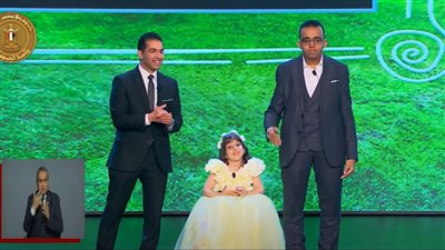  السيسي يوجه سؤالًا لأحد أبطال ذوي الهمم.. تتوقع مين هيكسب في نهائي كأس مصر؟ (بث مباشر)