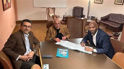 بعد تجديد عقده مع الزمالك.. أرقام وبطولات قائد الفريق 