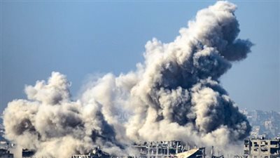 إعلام فلسطيني: مدفعية وطائرات الاحتلال تستهدف بكثافة غربي خان يونس (بث مباشر)