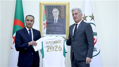 رسميًا.. بيتكوفيتش يوقع عقود تدريب منتخب الجزائر