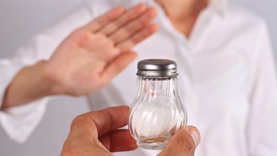 ماذا يفعل الاكل المالح في الجسم؟.. نصائح لتقليل الملح فى الطعام