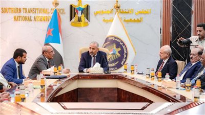 اللواء الزُبيدي يترأس اجتماعًا للهيئة الإدارية للجمعية الوطنية