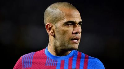 بعدما تصدر التريند.. ما هي حقيقة انتحار دانى ألفيس فى السجن؟.