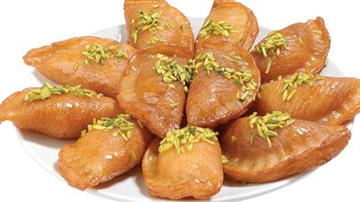 ما هو الوقت المناسب لتناول حلويات رمضان؟.. احذر أضرار الإفراط فيها