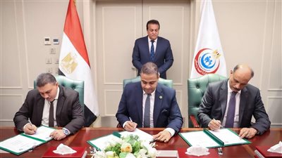 وزير الصحة يشهد توقيع مذكرة تفاهم للنهوض بأداء المستشفيات التابعة للمؤسسة العلاجية