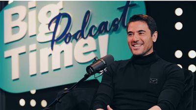  احمد عز يكشف مع عمرو أديب في بودكاست Big Time مشوار حياته