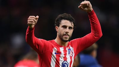 أتليتكو مدريد يفتقد مدافعه في موقعة برشلونة بالدوري الإسباني