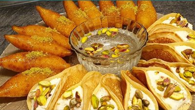 طريقة عمل قطايف رمضان بالمكسرات.. الوصفة الأصلية بالمقادير 