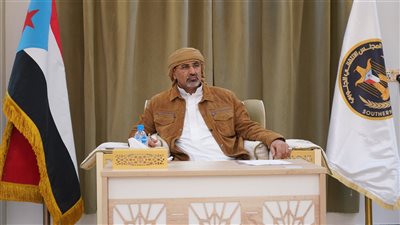 نائب رئيس مجلس القيادة الرئاسي باليمن يلتقي قيادة اتحاد نقابات عمال الجنوب (صور)