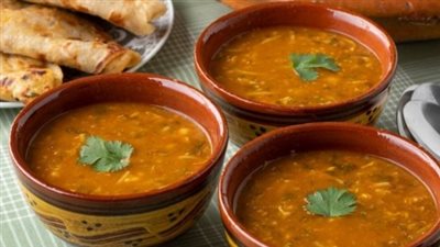 طريقة عمل الشوربة المغربي بالشعرية.. حساء رمضاني لذيذ ومشبع