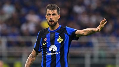 بسبب العنصرية.. استبعاد لاعب إنتر ميلان من معسكر منتخب إيطاليا