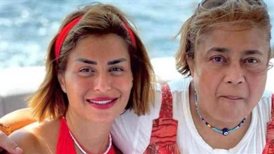 منة فضالي تكشف عن حالة والدتها.. عاوزه اشكر كل الناس اللي جاتلي المستشفي