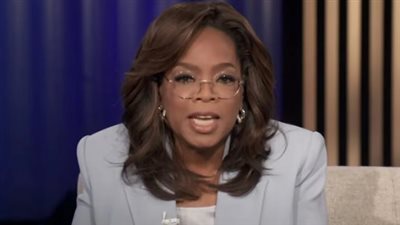 تلغراف: أوبرا وينفري تعتقد أن السخرية من شخصيتها “رياضة وطنية” بسبب وزنها