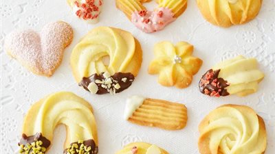 طريقة عمل البيتي فور المحشي بالمربى.. حلوى العيد الفاخرة بخطوات سهلة