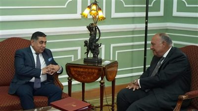 وزير الخارجية يستقبل وزير الدولة البريطاني لشئون الشرق الأوسط وشمال إفريقيا