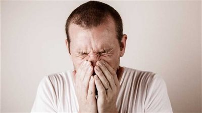 هل فعلا كتم العطسة يسبب الوفاة؟.. دراسة تكشف مفاجأة