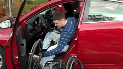  الحالات التي تستحق سيارات للمعاقين.. والشروط 