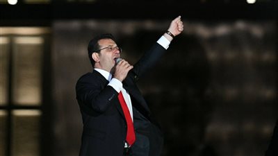 بعد فوزه في الانتخابات المحلية.. من هو أكرم إمام أوغلو المنافس القوي لأردوغان