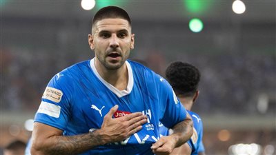 الهلال السعودي يعلن تفاصيل إصابة ميتروفيتش.. ومدة غيابه عن الملاعب