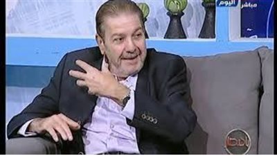 فنان مصري يلجأ للشرطة قبل طرده من منزله.. ما القصة؟ (فيديوجراف)