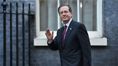 الرئيس الإسرائيلي يعتذر عن قتل جيش الاحتلال لـ 7 من عمال الإغاثة في غزة