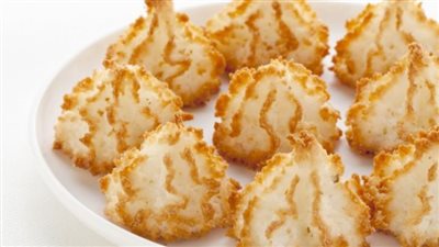 طريقة عمل الشكلمة بالصور خطوة بخطوة.. حلوى العيد بجوز الهند