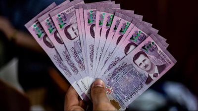 صعود الدولار وتراجع اليورو واليوان أمام الروبل الروسي