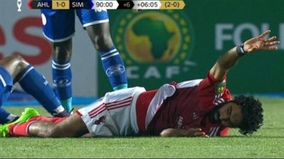  بعد اصطدامه بلاعب من سيمبا.. ما هو التشخيص المبدئي لحسين الشحات؟