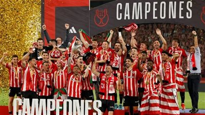 التاريخ يعيد نفسه.. أتلتيك بيلباو يتوج بـ كأس ملك إسبانيا بعد انتظار 40 عاما